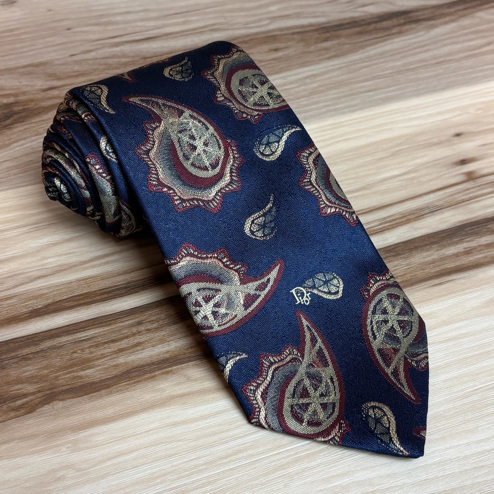 Christian Dior polyester/silk blended jacquard tie size 58” by 3.5”